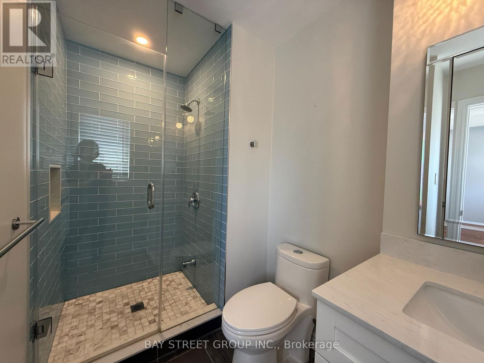 12 PEXTON AVENUE Image 31