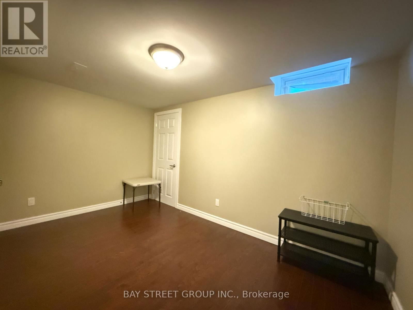 12 PEXTON AVENUE Image 39