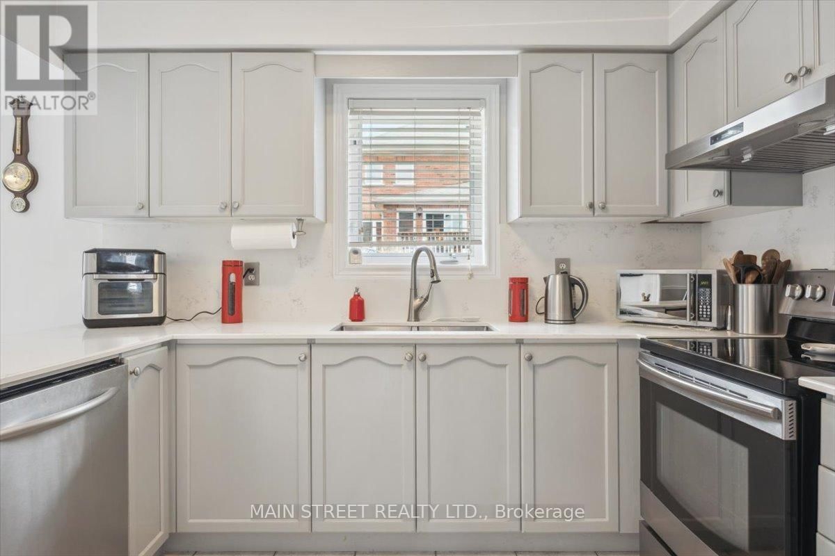 9 SILVERSTONE CRESCENT Image 4