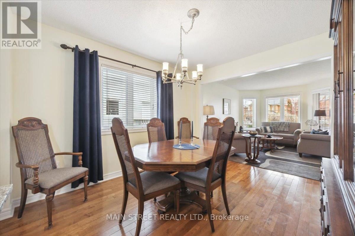 9 SILVERSTONE CRESCENT Image 9
