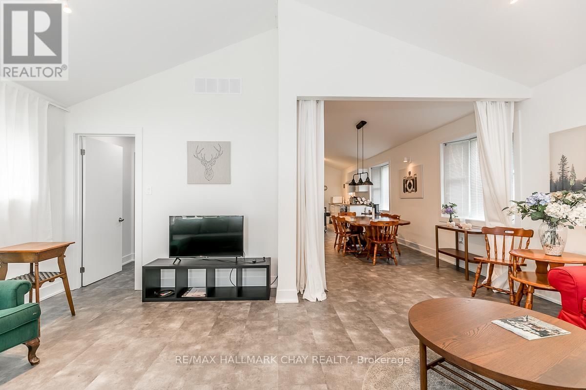 1283 MAPLE ROAD Image 15
