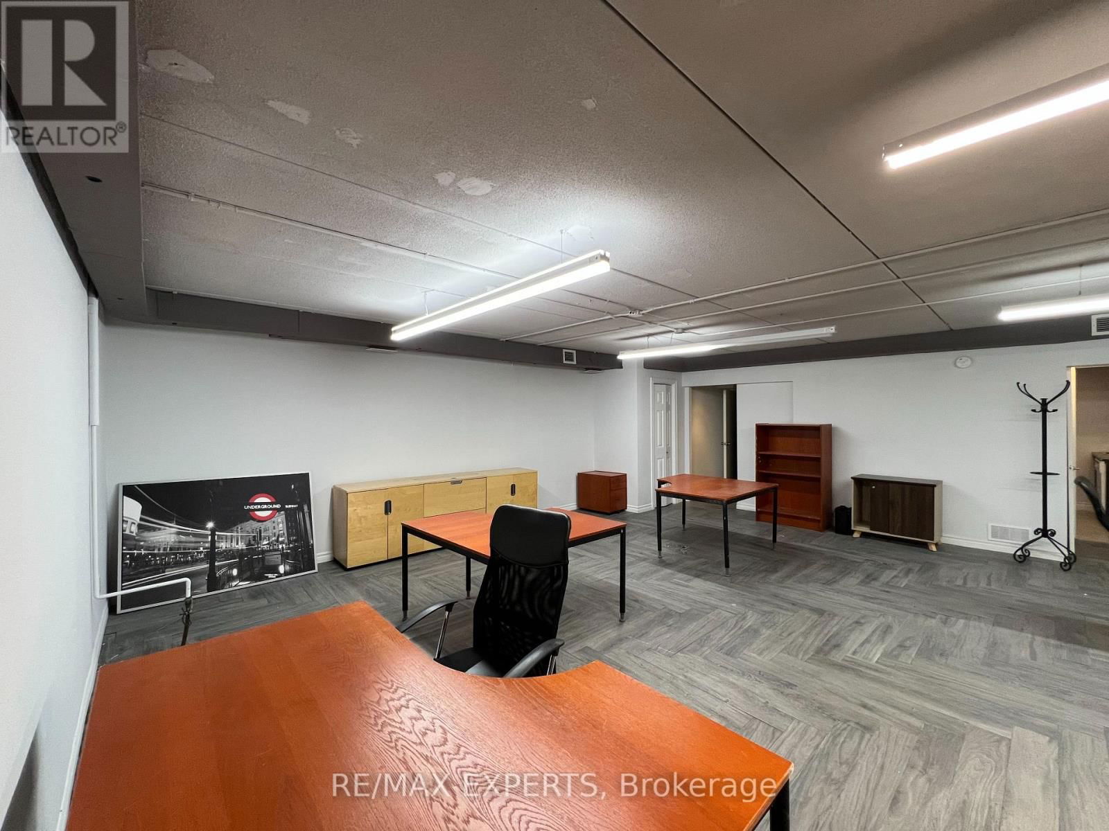 18 (Lower) - 30 WERTHEIM COURT Image 10