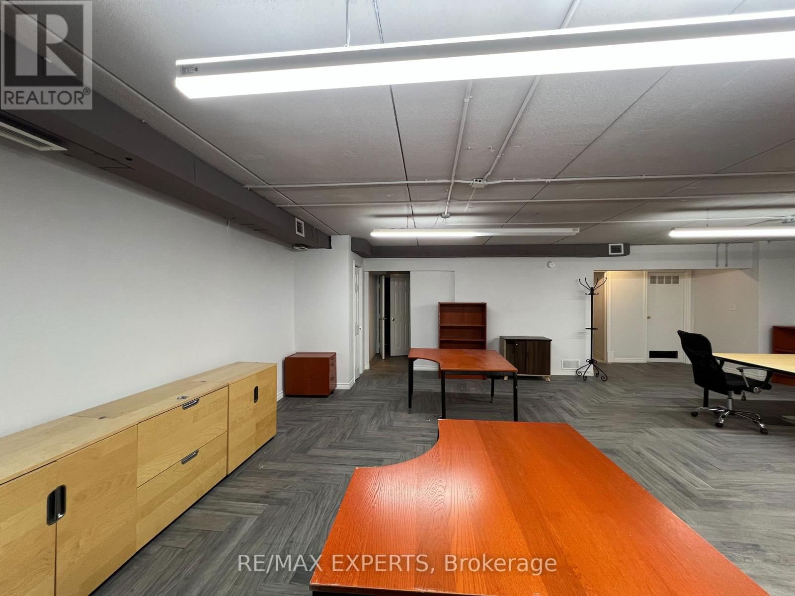 18 (Lower) - 30 WERTHEIM COURT Image 11
