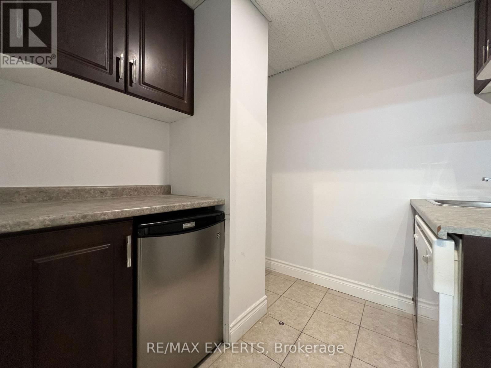18 (Lower) - 30 WERTHEIM COURT Image 17