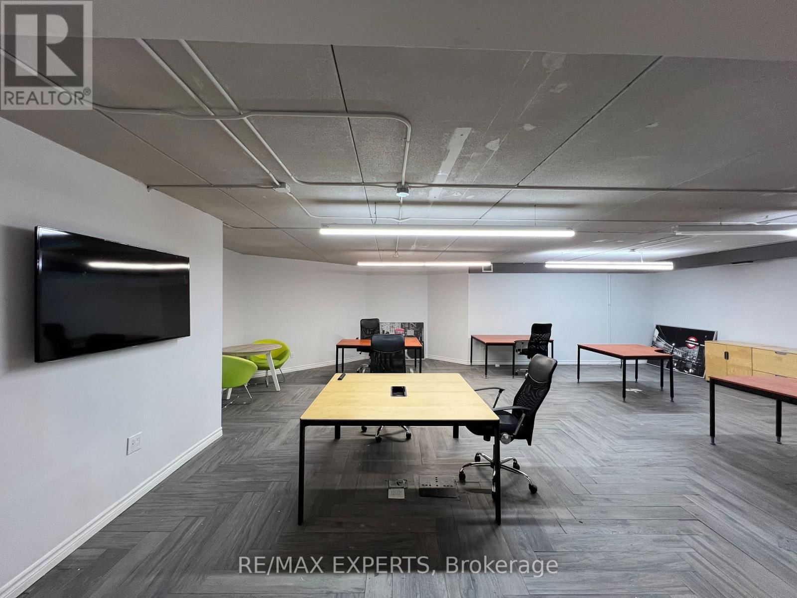 18 (Lower) - 30 WERTHEIM COURT Image 3