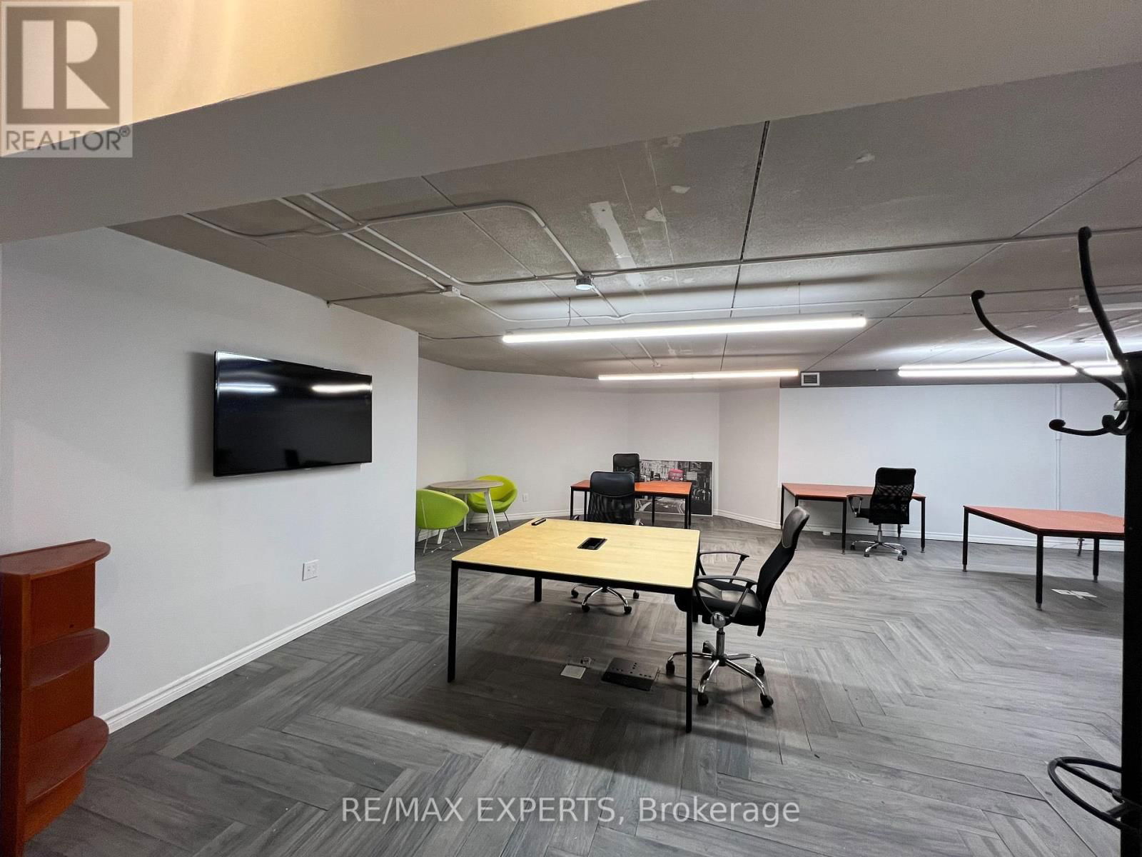 18 (Lower) - 30 WERTHEIM COURT Image 4