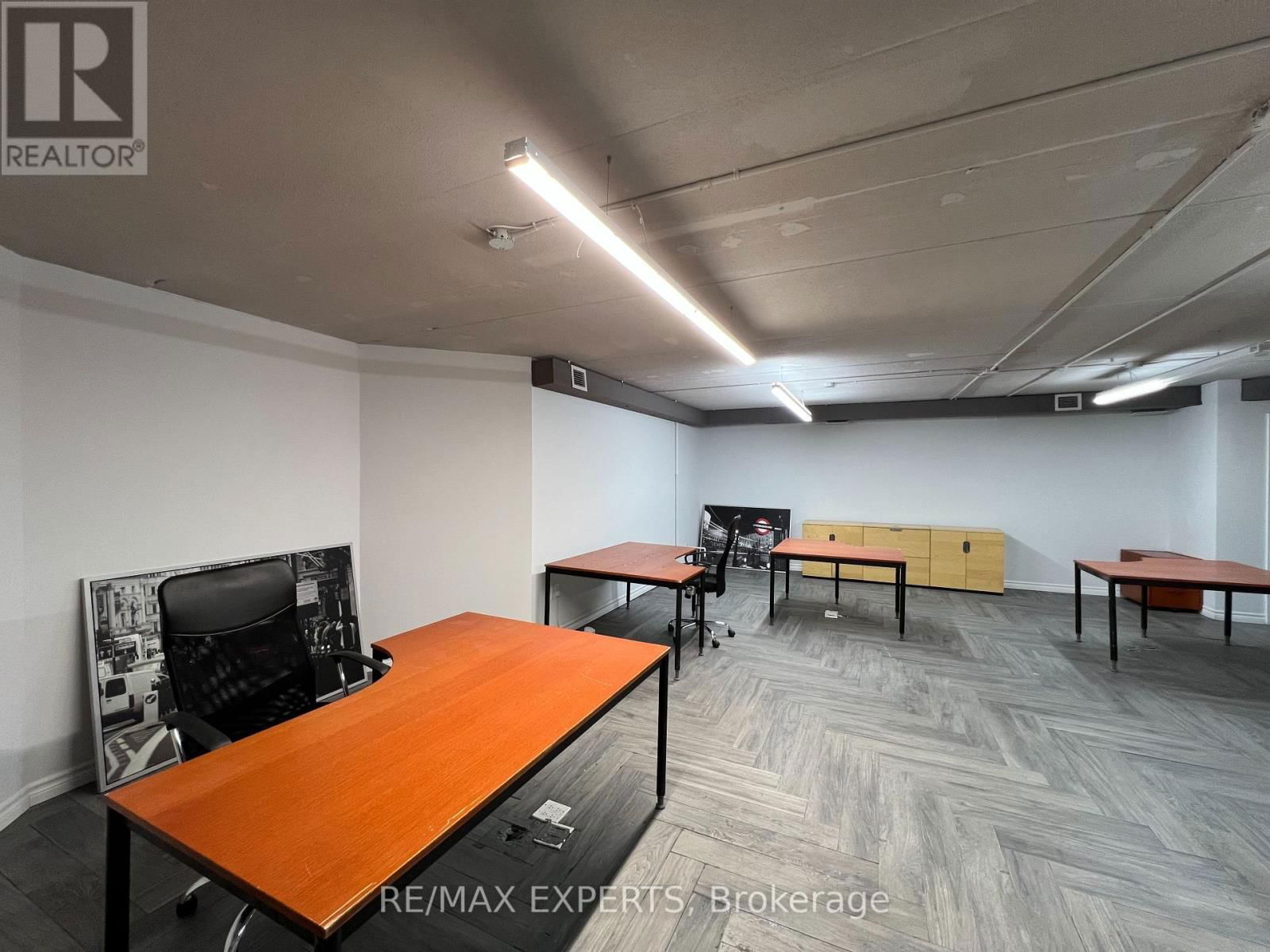 18 (Lower) - 30 WERTHEIM COURT Image 6