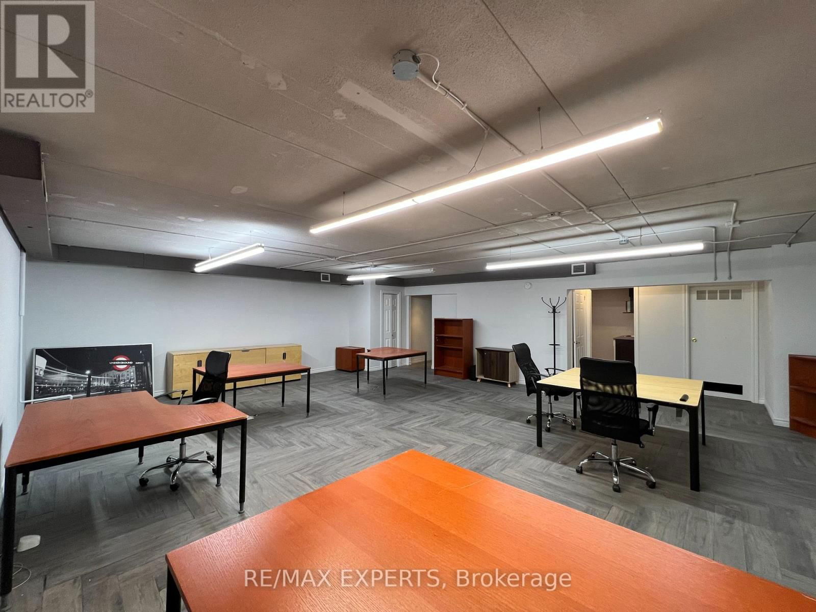 18 (Lower) - 30 WERTHEIM COURT Image 7