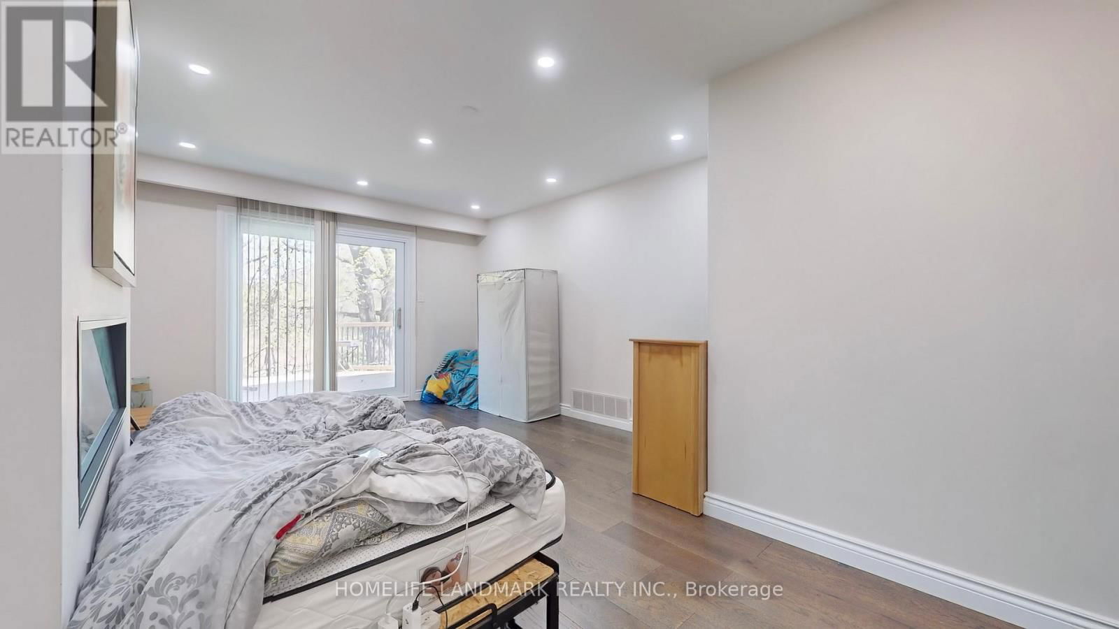 289 RICHMOND STREET Image 13