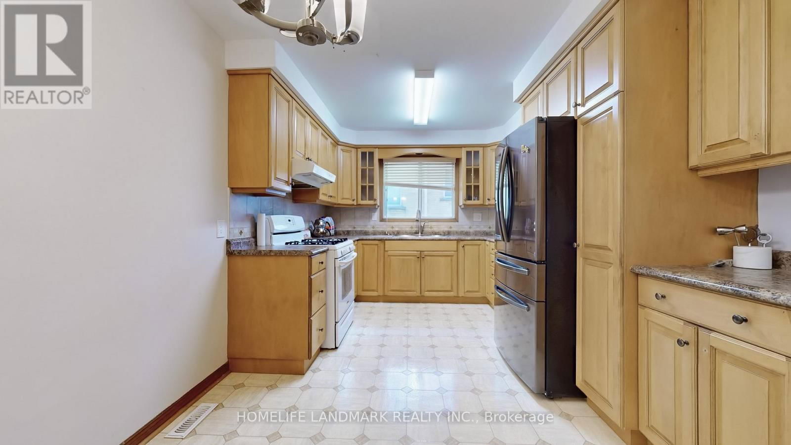 289 RICHMOND STREET Image 17