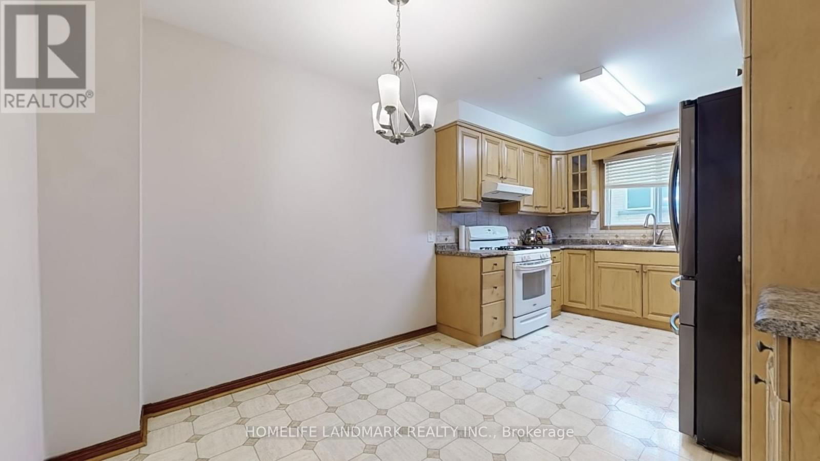 289 RICHMOND STREET Image 19