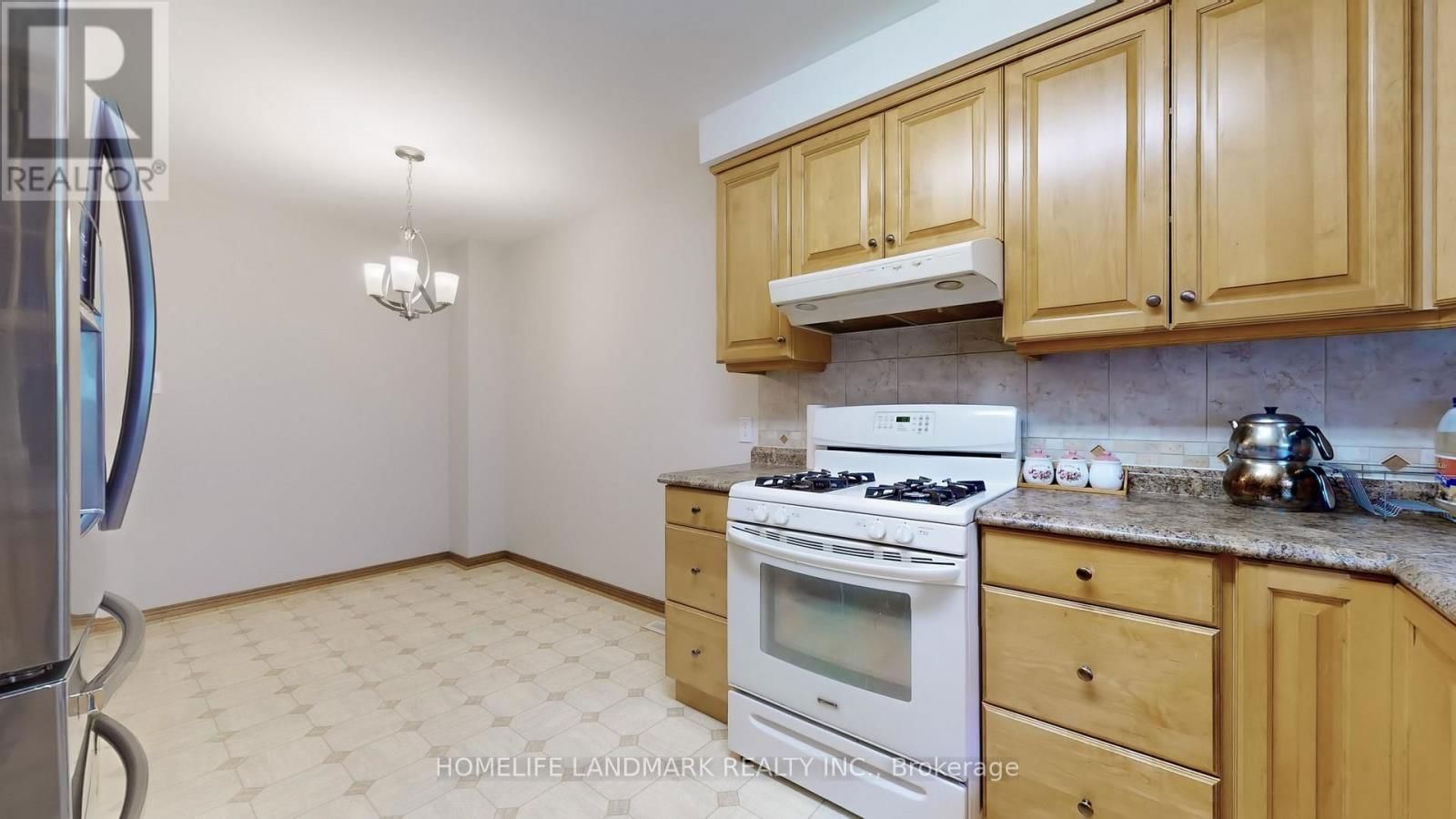 289 RICHMOND STREET Image 20