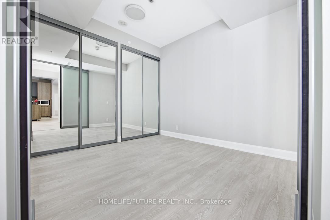 725 - 38 WATER WALK DRIVE Image 15