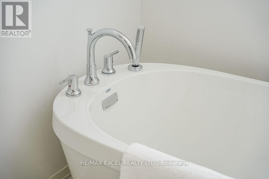 33 ALBERT FIRMAN LANE Image 25
