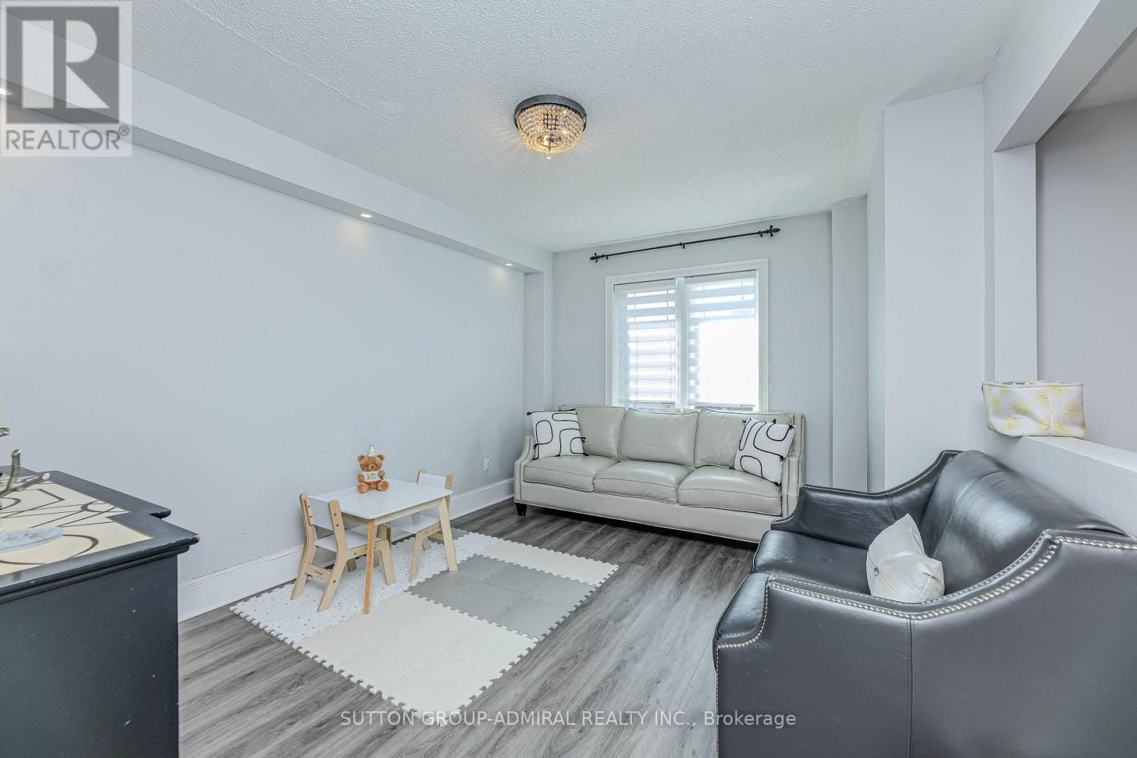 199 KELSO CRESCENT Image 18