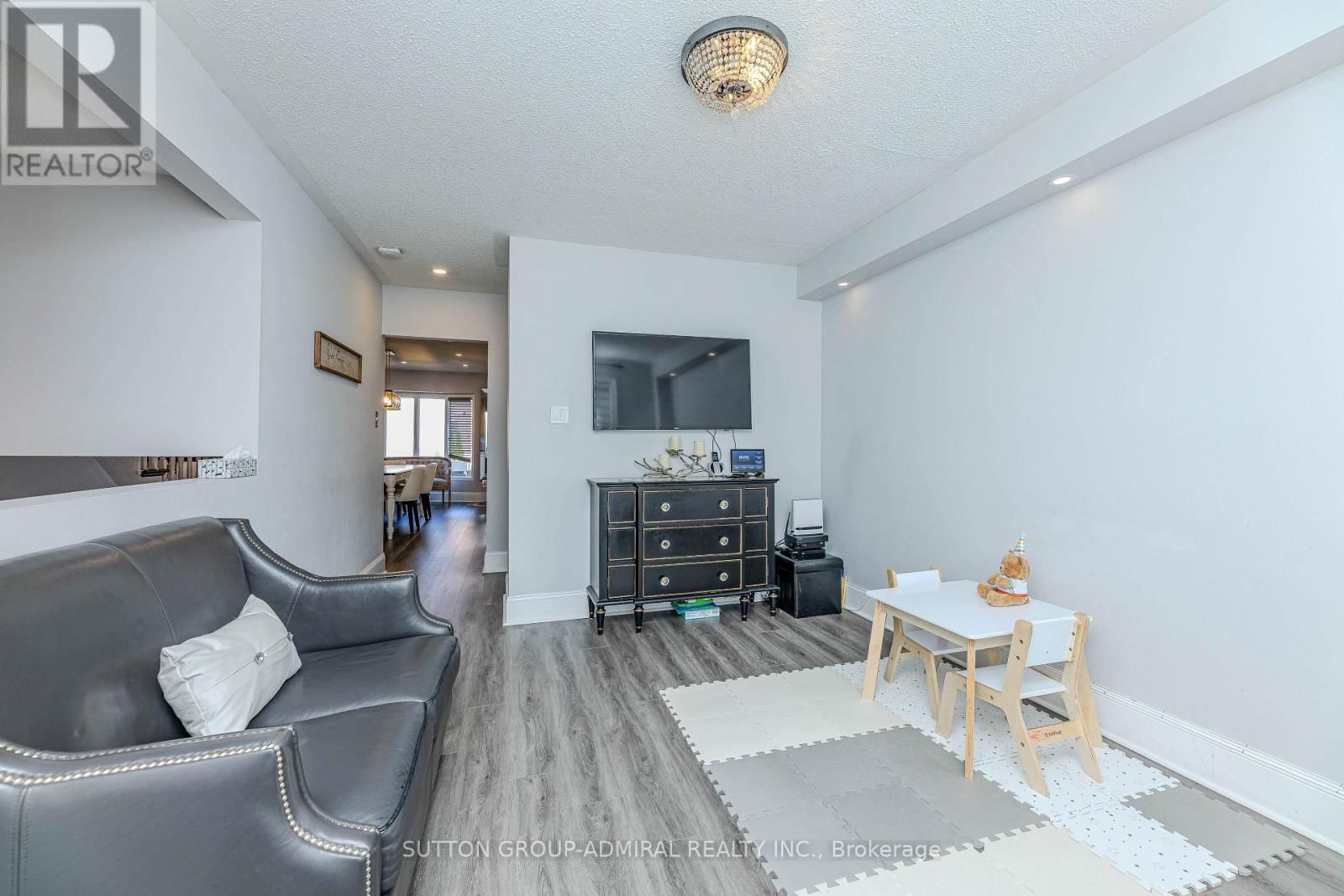 199 KELSO CRESCENT Image 19