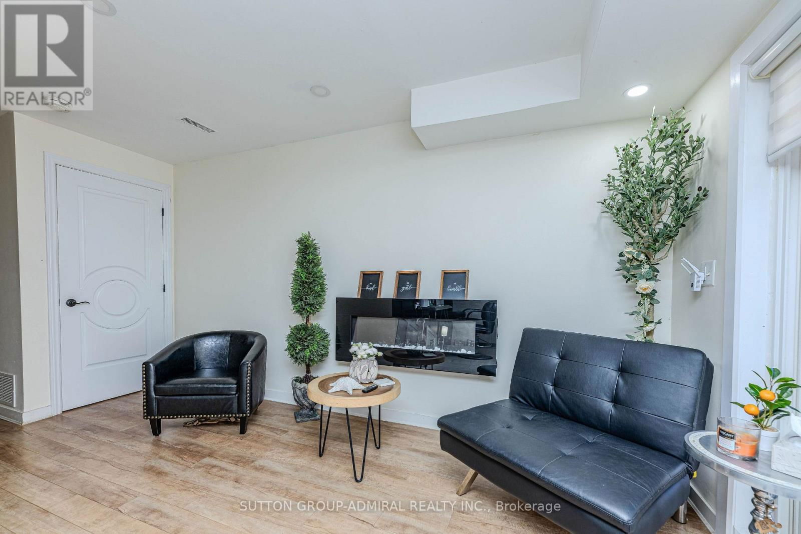 199 KELSO CRESCENT Image 37