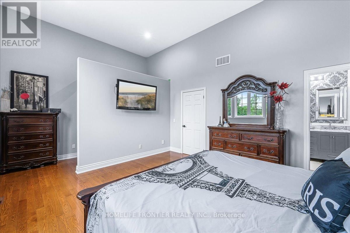 1664 MOYER AVENUE Image 18