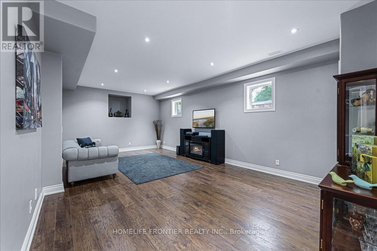 1664 MOYER AVENUE Image 28