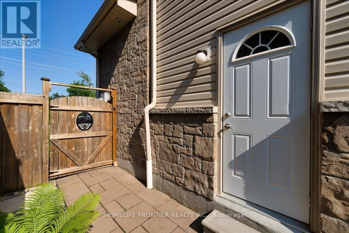 1664 MOYER AVENUE Image 32