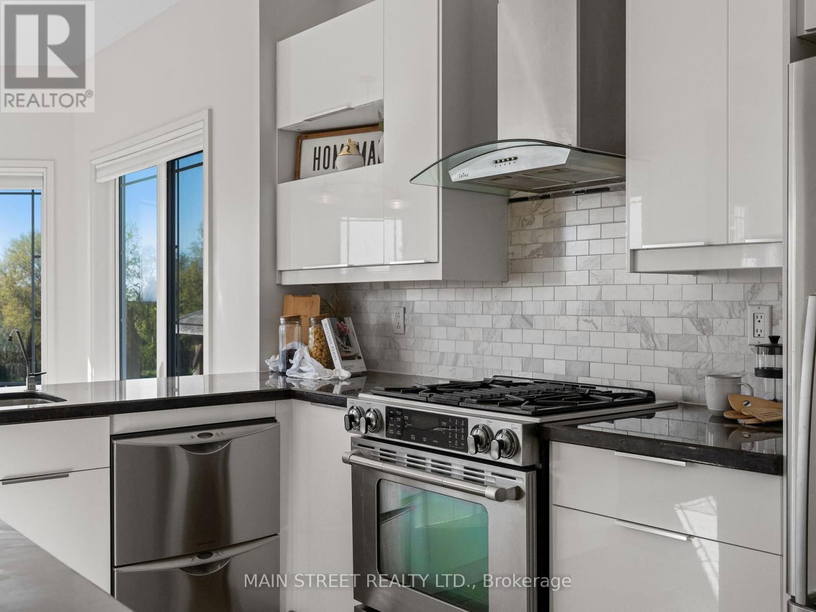 27 BAGSHAW CRESCENT Image 14