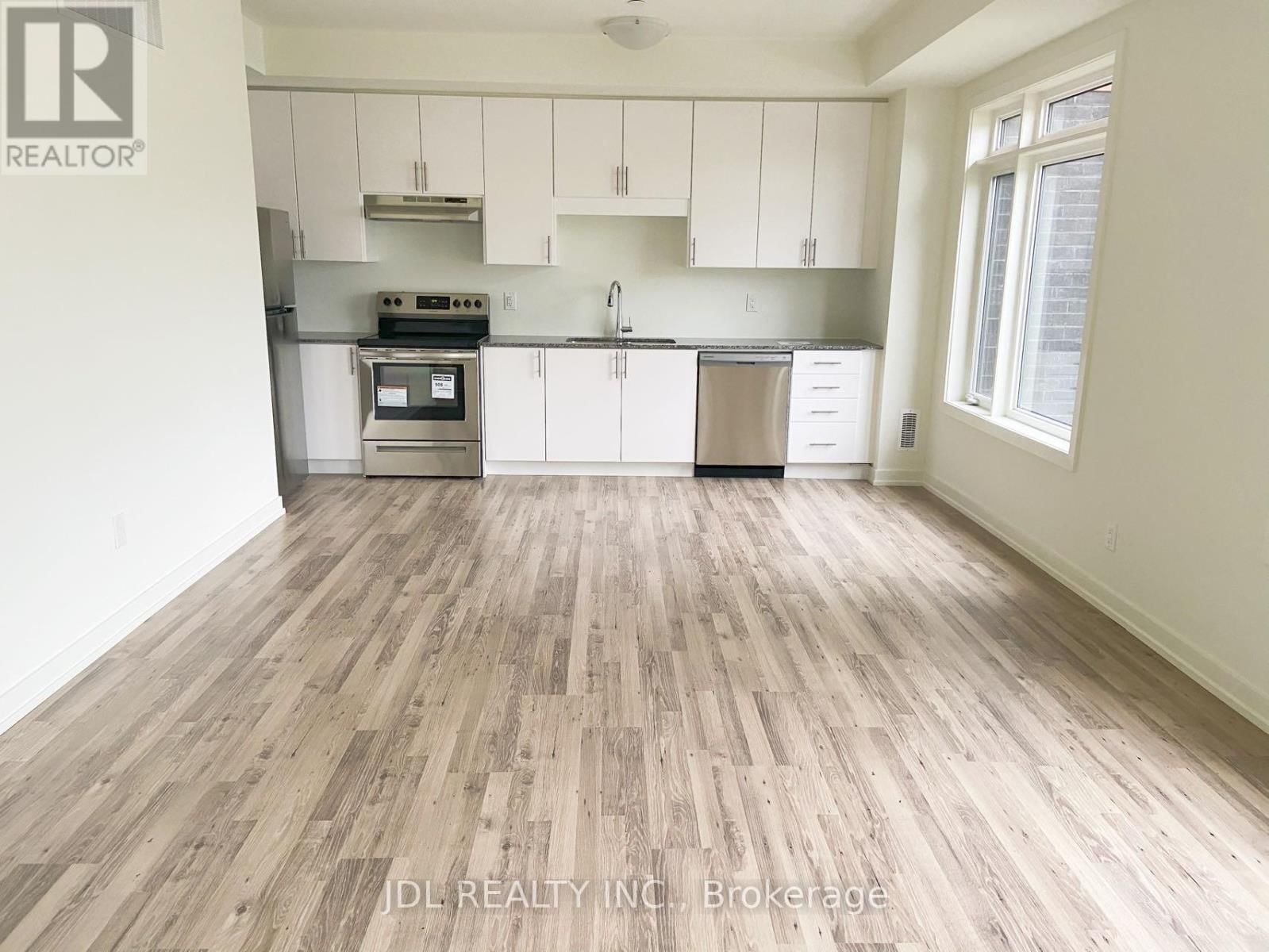 39 - 370A RED MAPLE ROAD Image 6