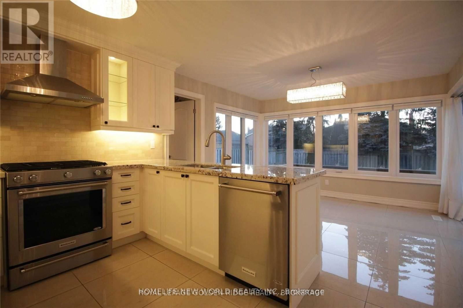 125 AITKEN CIRCLE Image 11