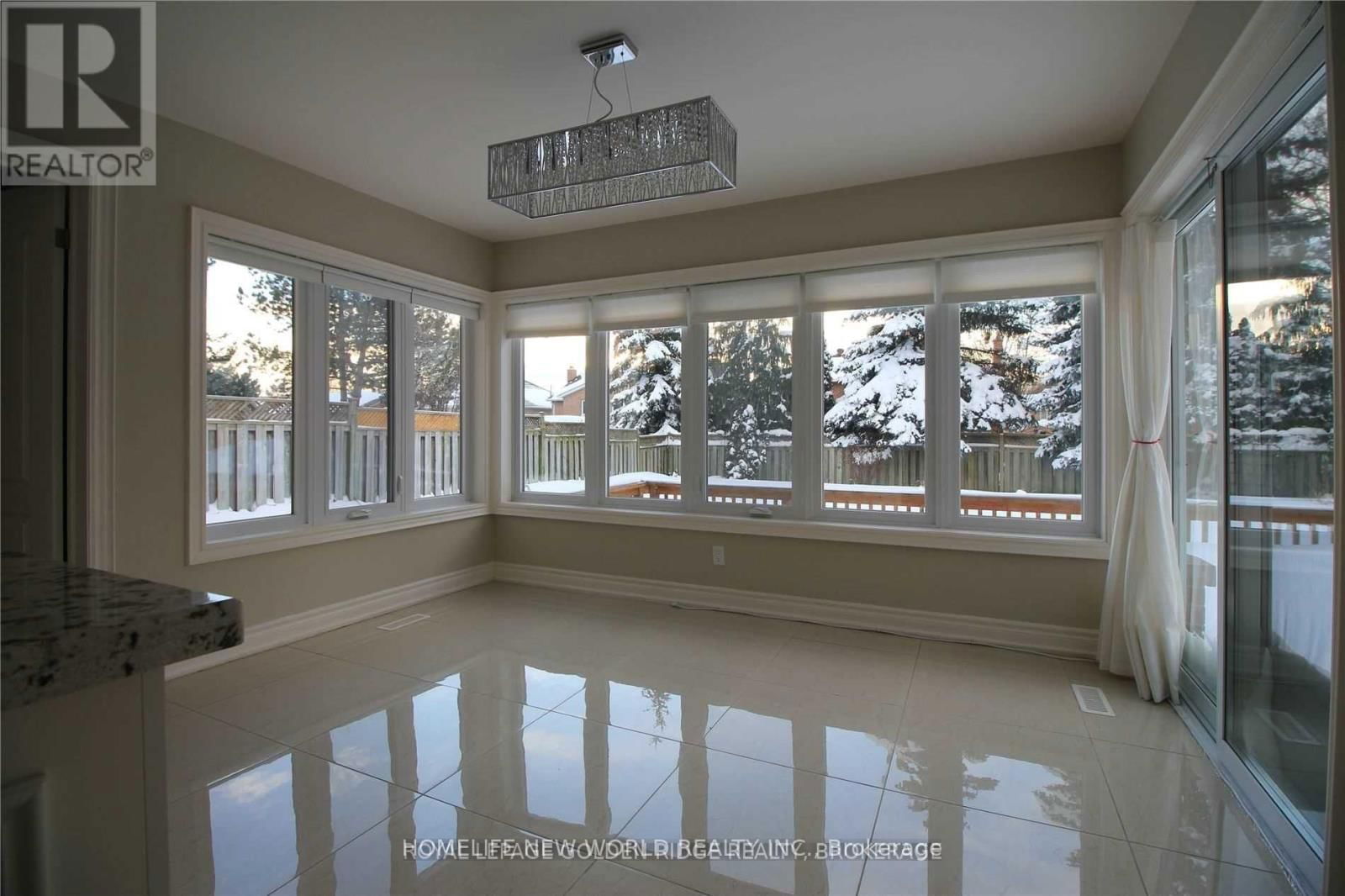 125 AITKEN CIRCLE Image 12