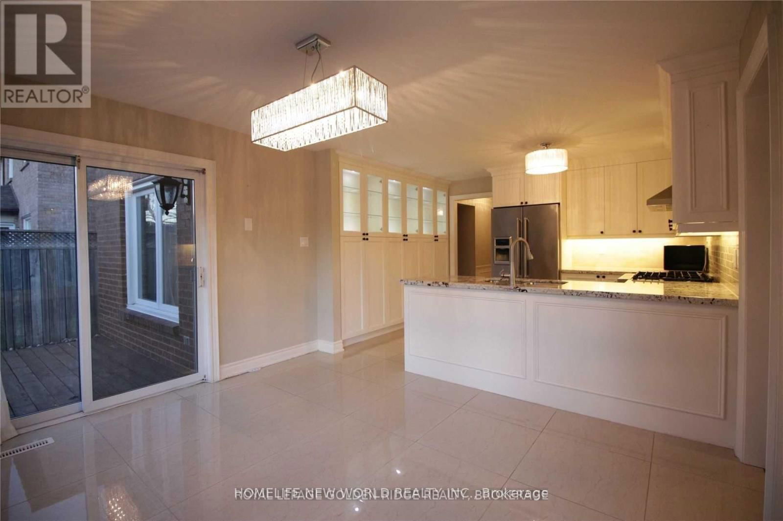 125 AITKEN CIRCLE Image 19