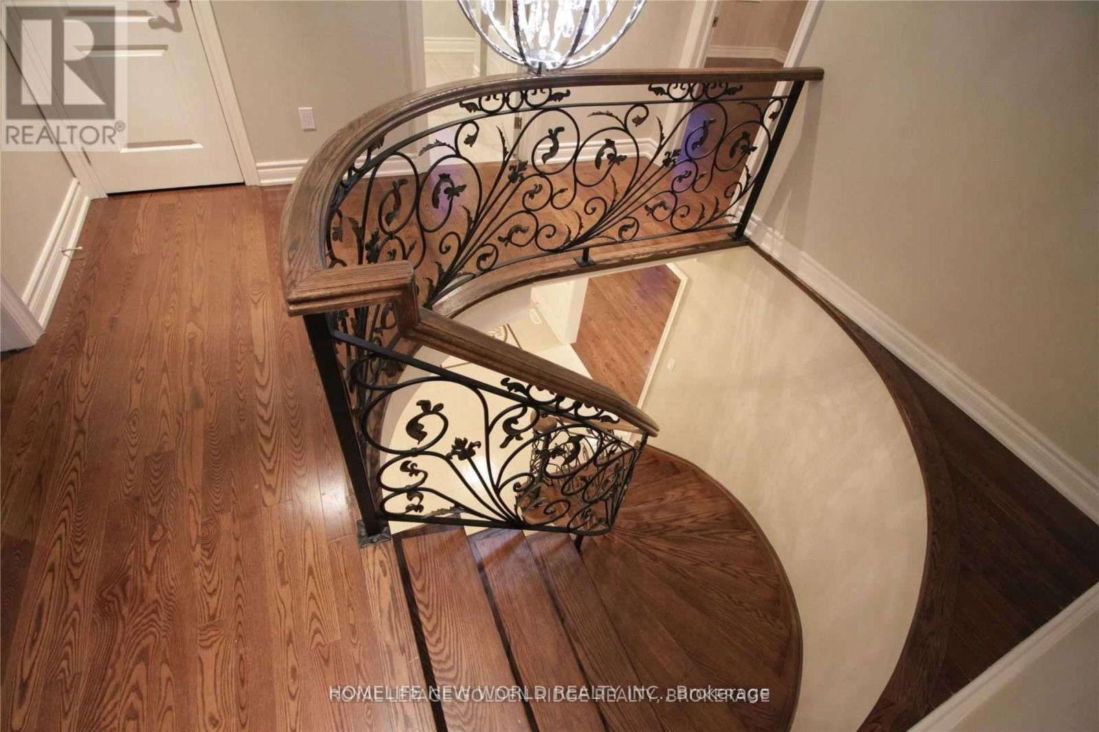 125 AITKEN CIRCLE Image 25
