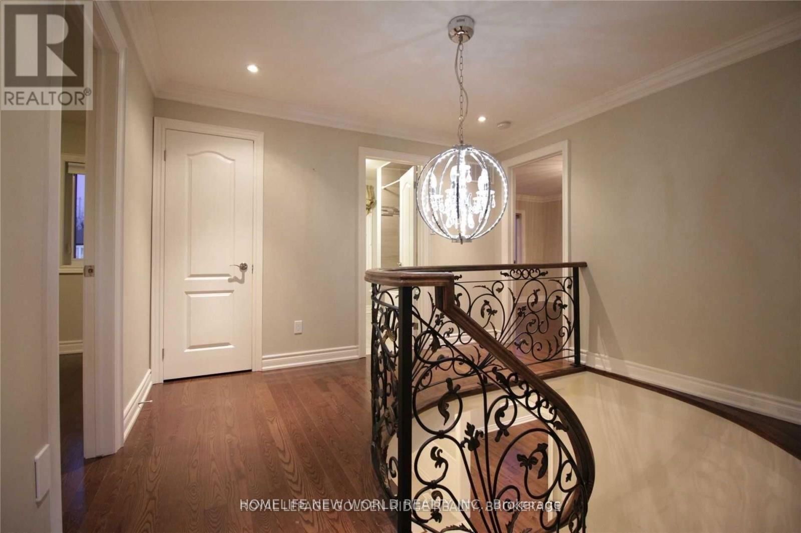 125 AITKEN CIRCLE Image 26