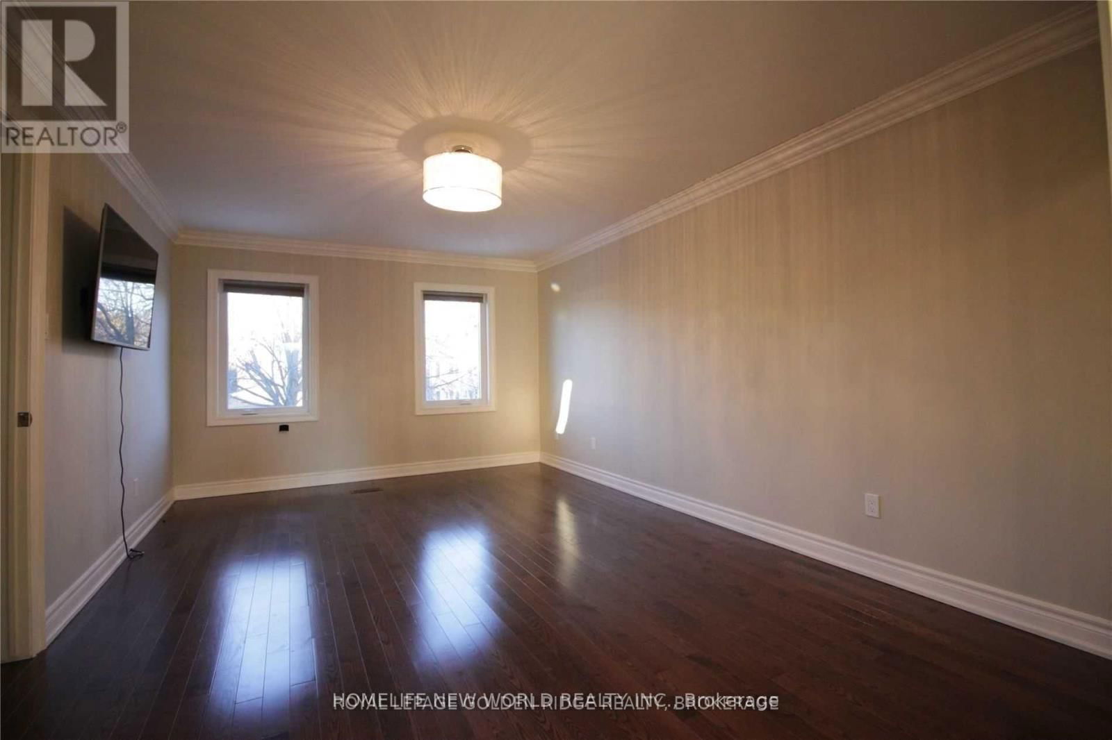 125 AITKEN CIRCLE Image 27