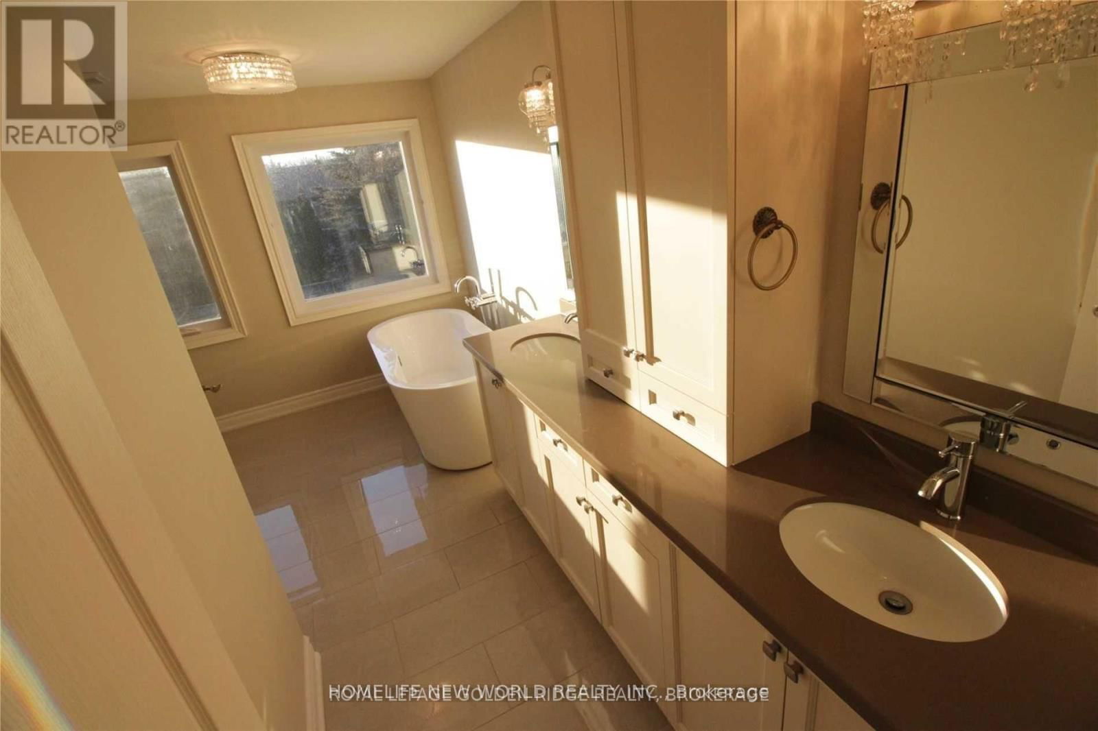 125 AITKEN CIRCLE Image 29