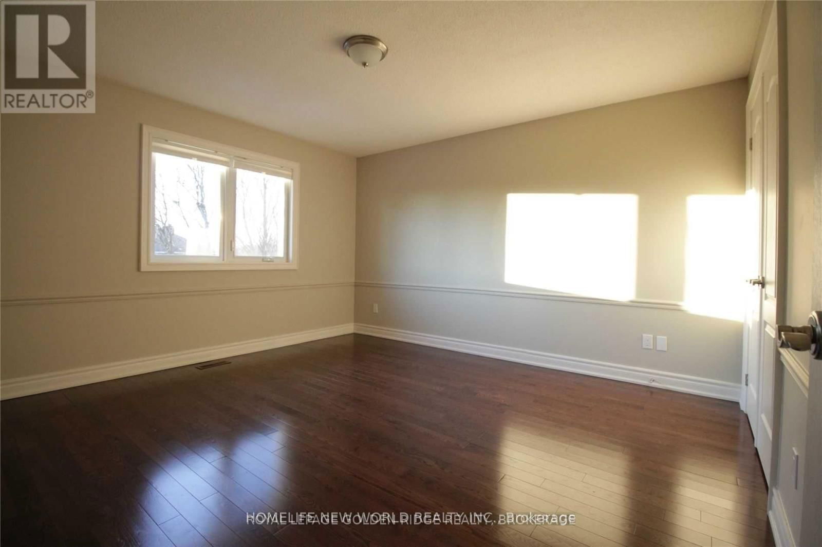 125 AITKEN CIRCLE Image 31