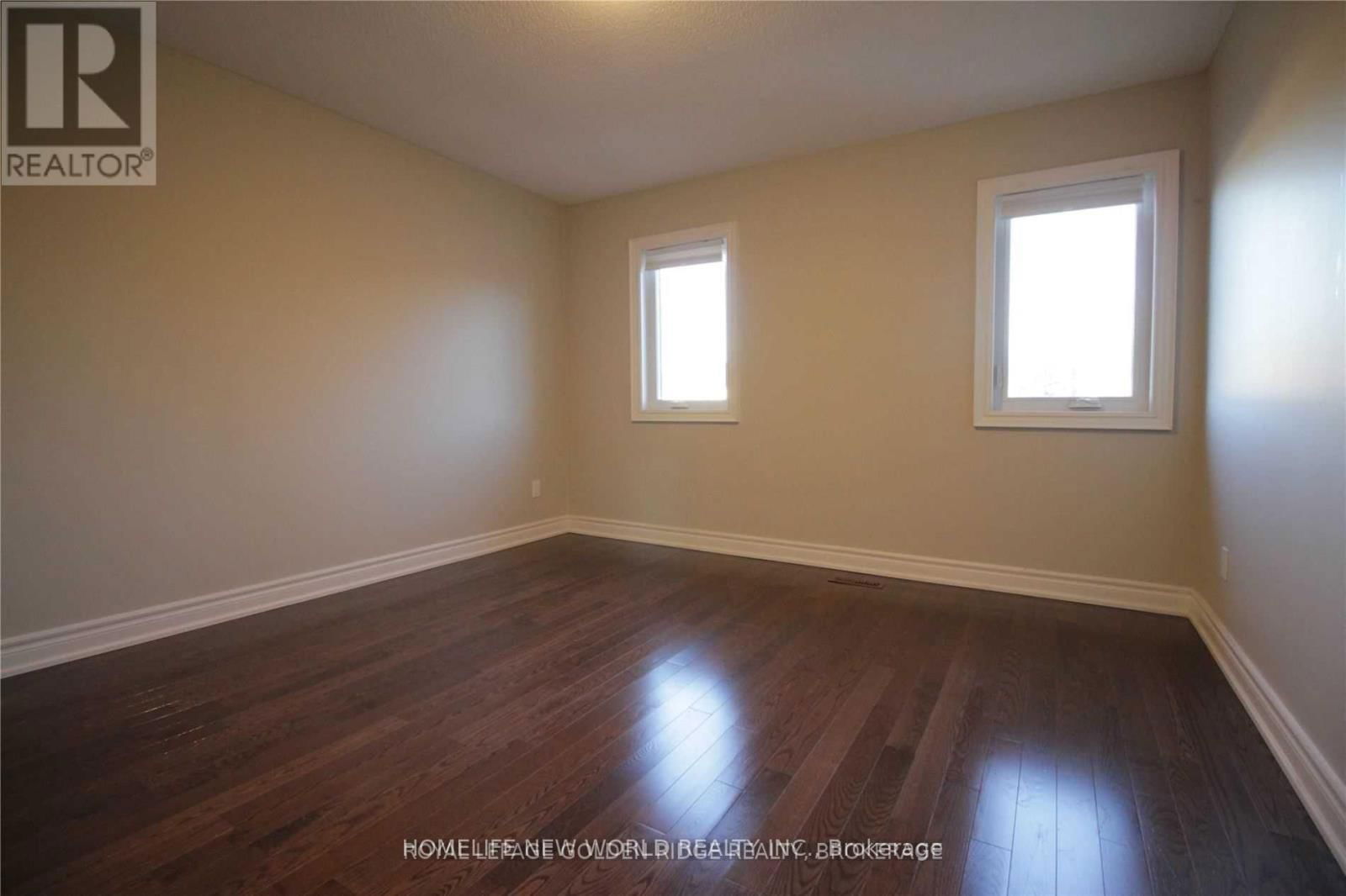 125 AITKEN CIRCLE Image 32