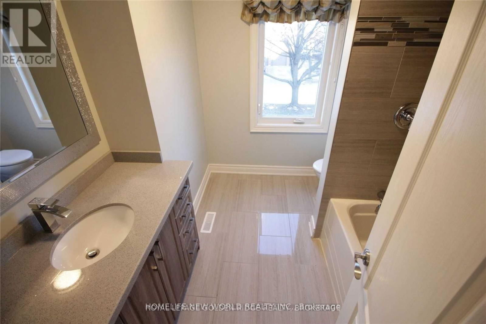 125 AITKEN CIRCLE Image 35