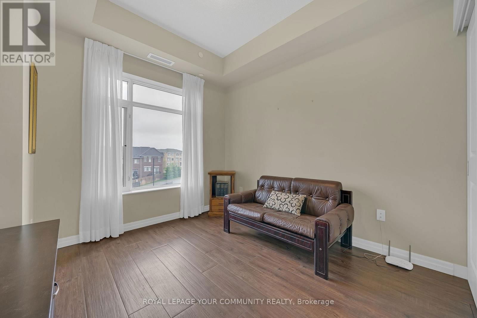 301 - 400 WILLIAM GRAHAM DRIVE Image 12