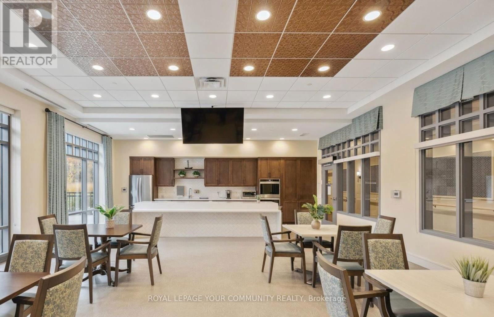 301 - 400 WILLIAM GRAHAM DRIVE Image 24