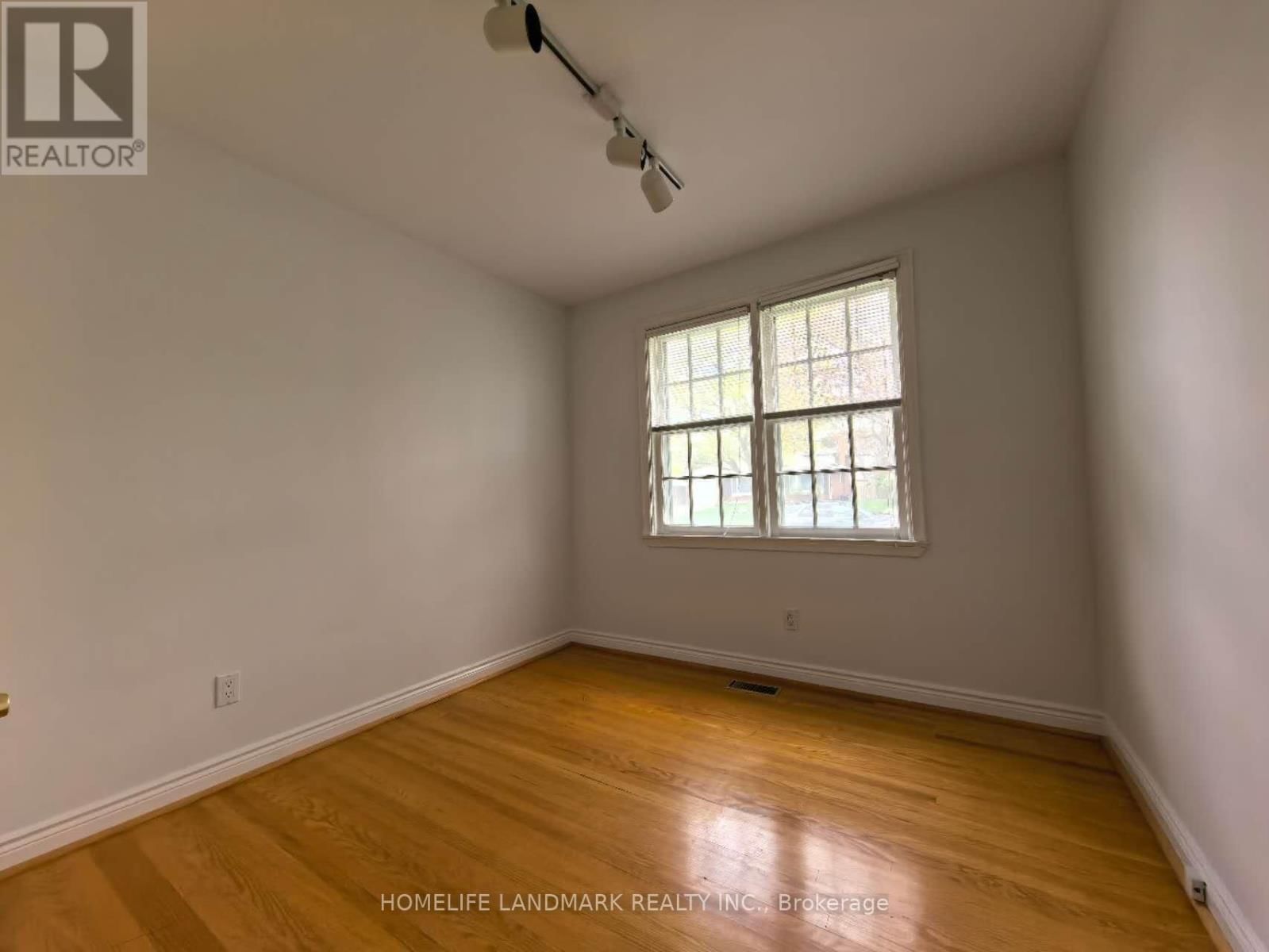 DRAKEFIELD ROAD Image 10