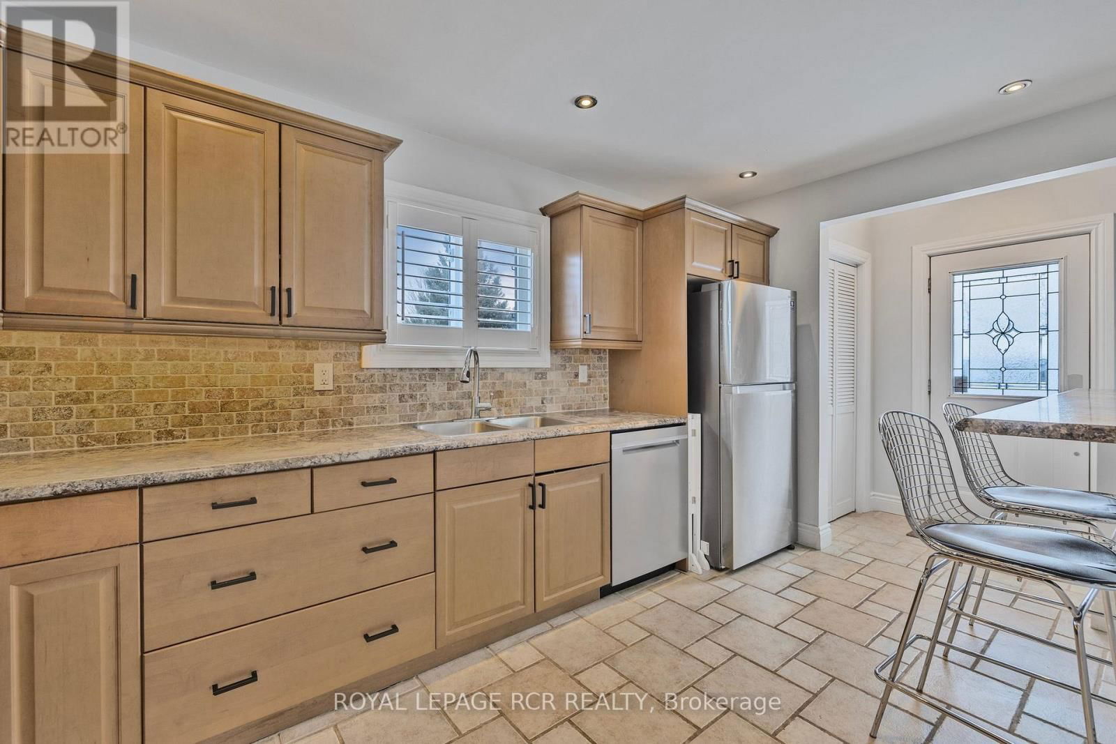 273 ROGERS ROAD Image 15