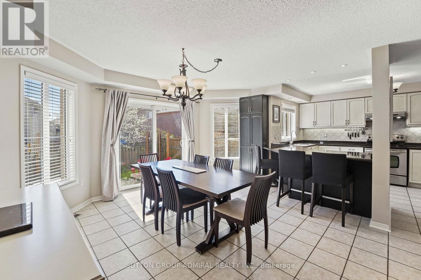 31 PANORAMA CRESCENT Image 18