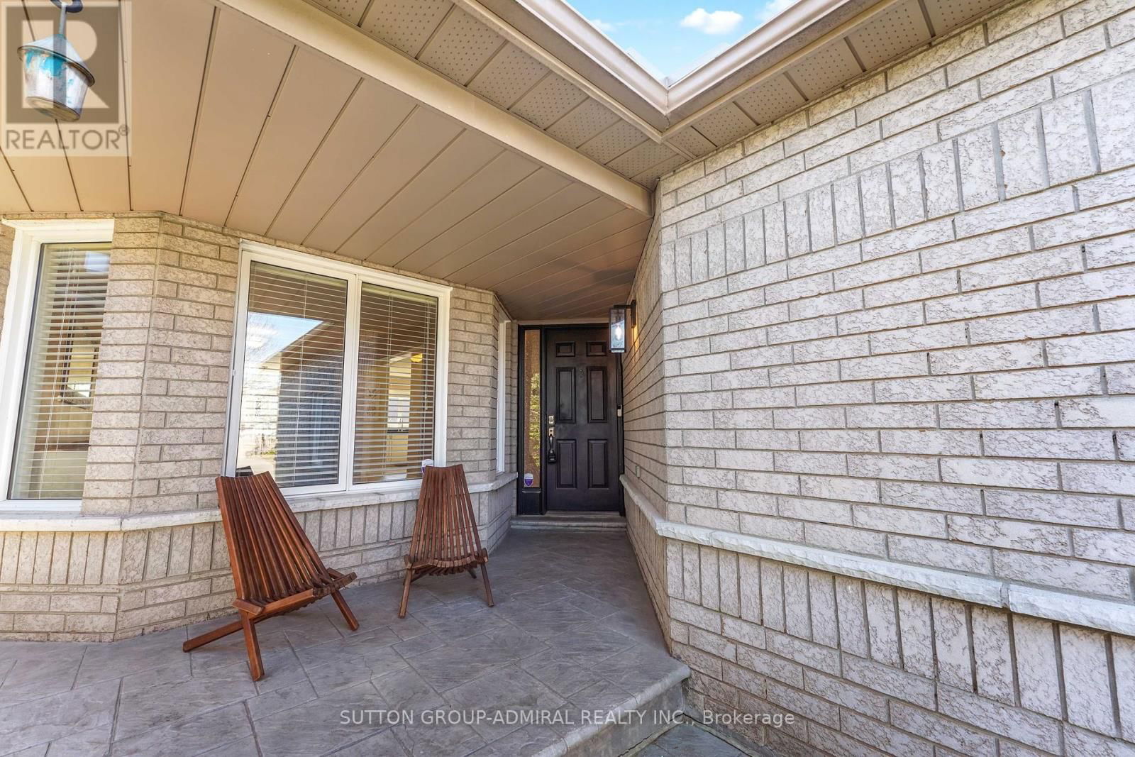 31 PANORAMA CRESCENT Image 4