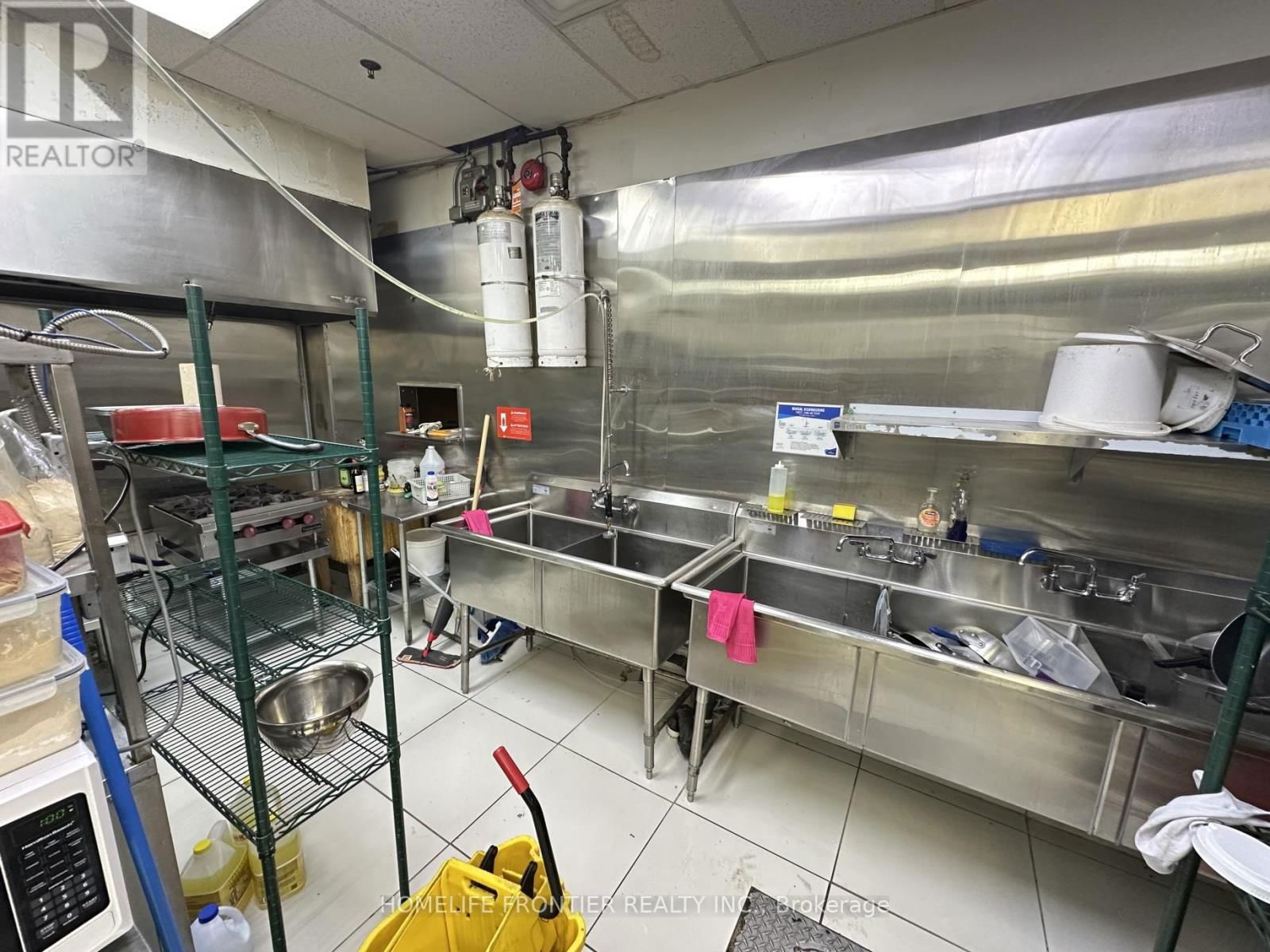 18 & 19 - 100 STEELES AVENUE Image 10