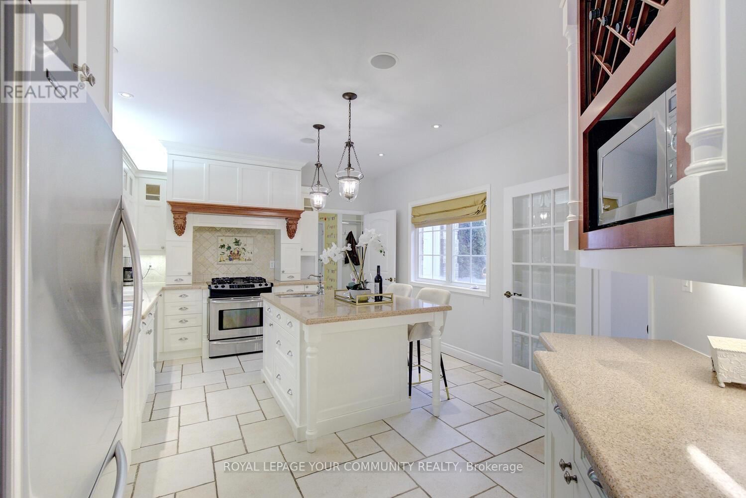 9838 KEELE STREET Image 23