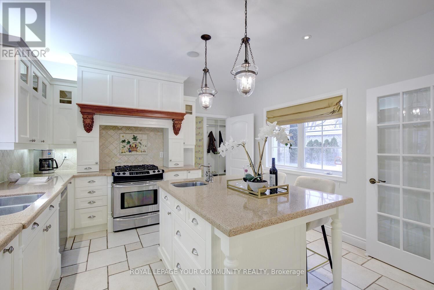 9838 KEELE STREET Image 24