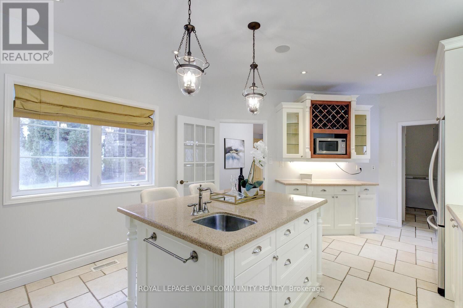 9838 KEELE STREET Image 25
