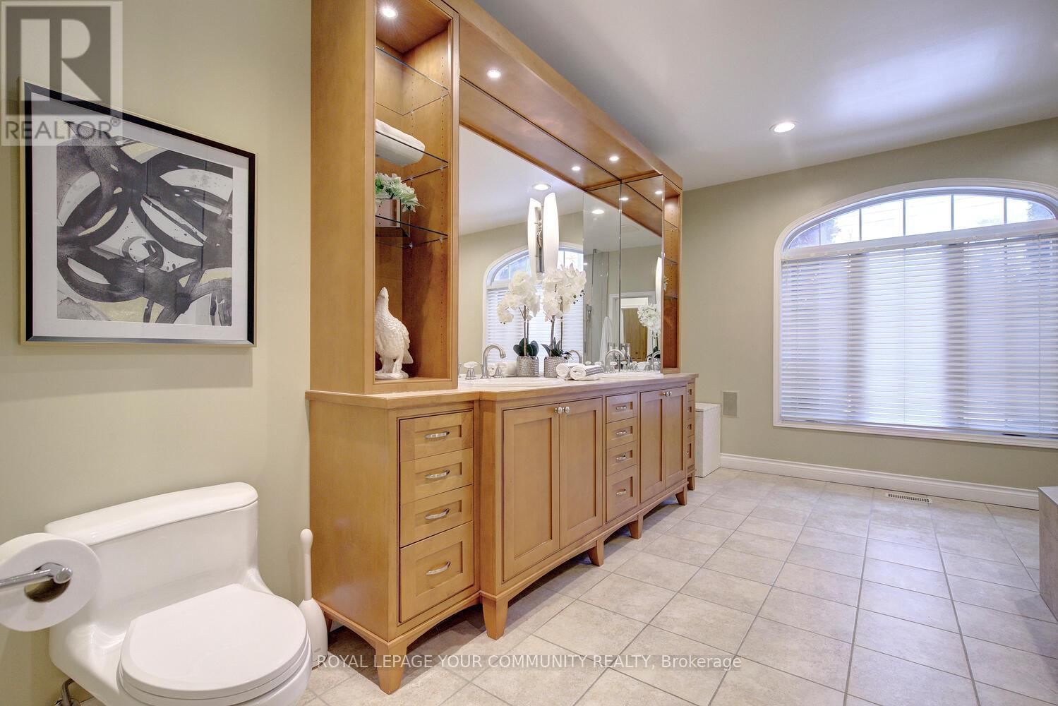 9838 KEELE STREET Image 29