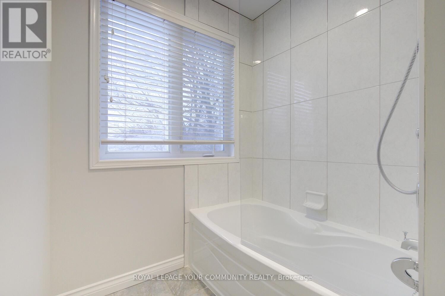9838 KEELE STREET Image 40