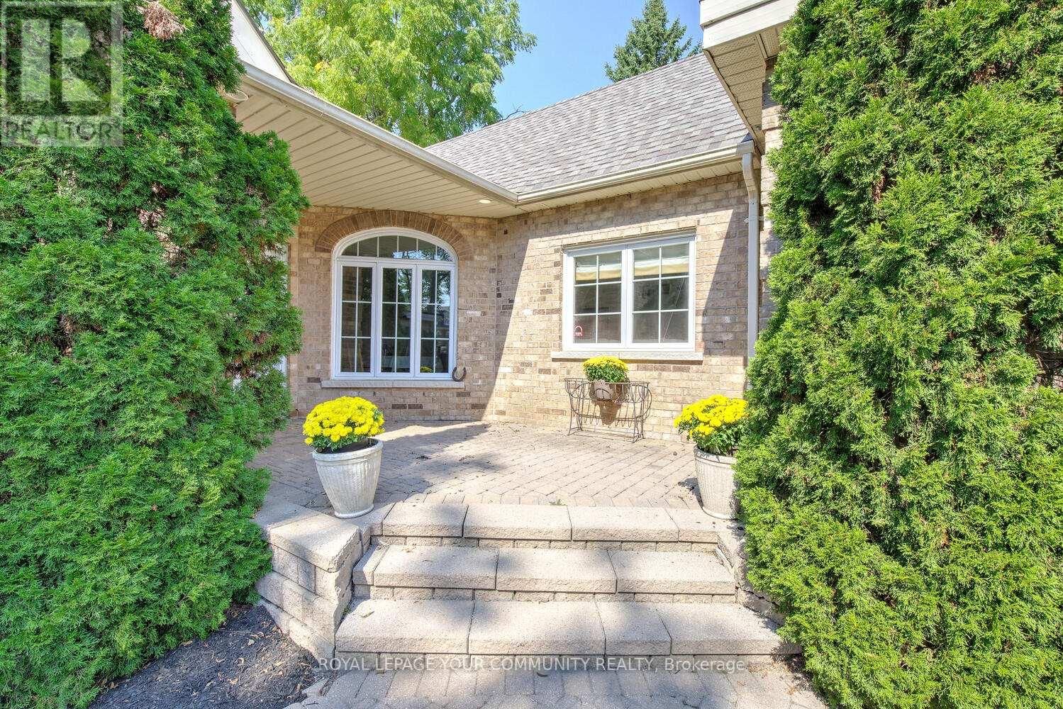 9838 KEELE STREET Image 7