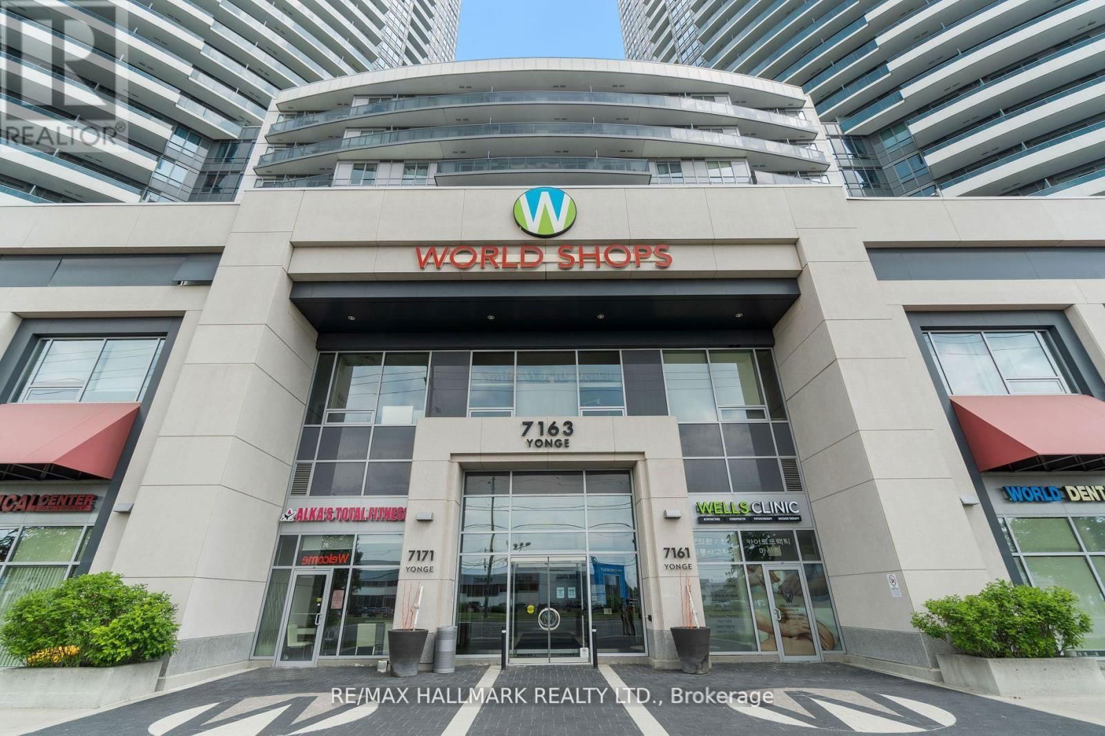 PH301 - 7171 YONGE STREET Image 2